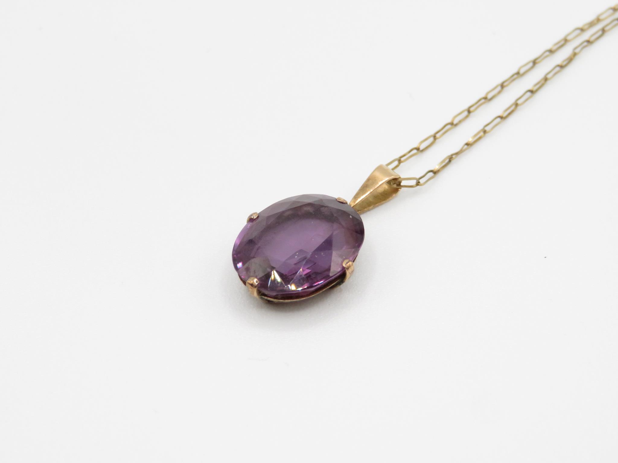 14ct Gold Oval Cut Amethyst Solitaire Pendant Necklace (4.2g)