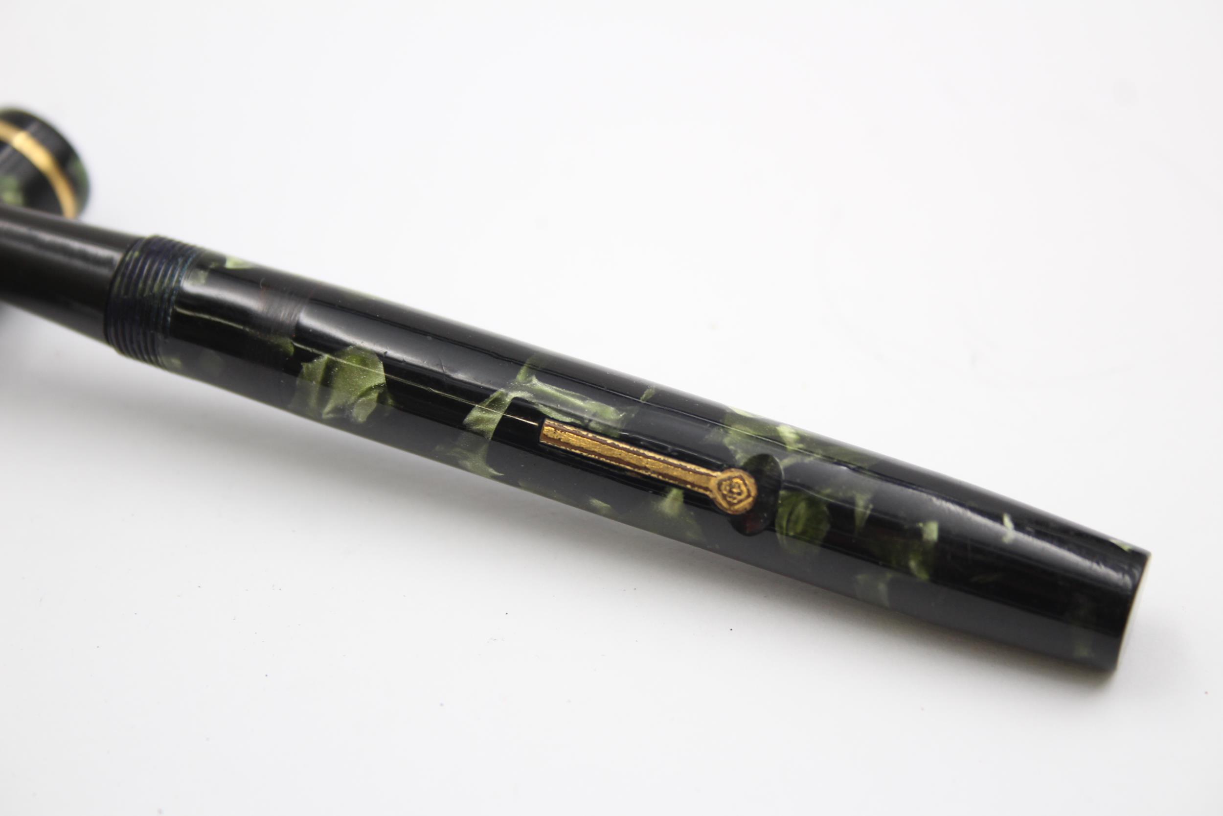 Vintage CONWAY STEWART 286 Green FOUNTAIN PEN w/ 14ct Gold Nib WRITING // Vintage CONWAY STEWART 286 - Image 3 of 5