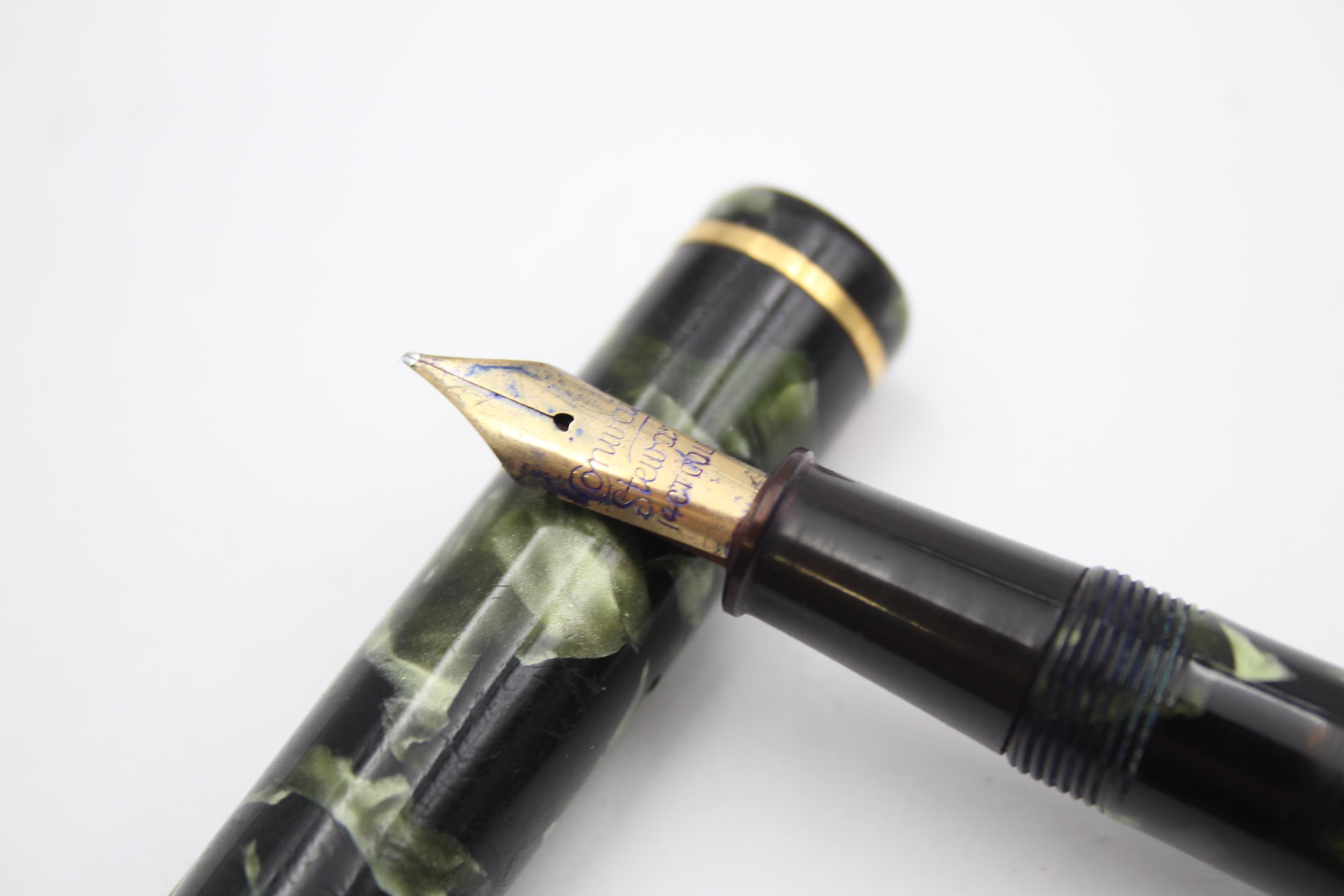 Vintage CONWAY STEWART 286 Green FOUNTAIN PEN w/ 14ct Gold Nib WRITING // Vintage CONWAY STEWART 286 - Image 2 of 5