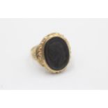 9ct Gold Onyx Cameo Single Stone Ring (8.3g) size U1/2