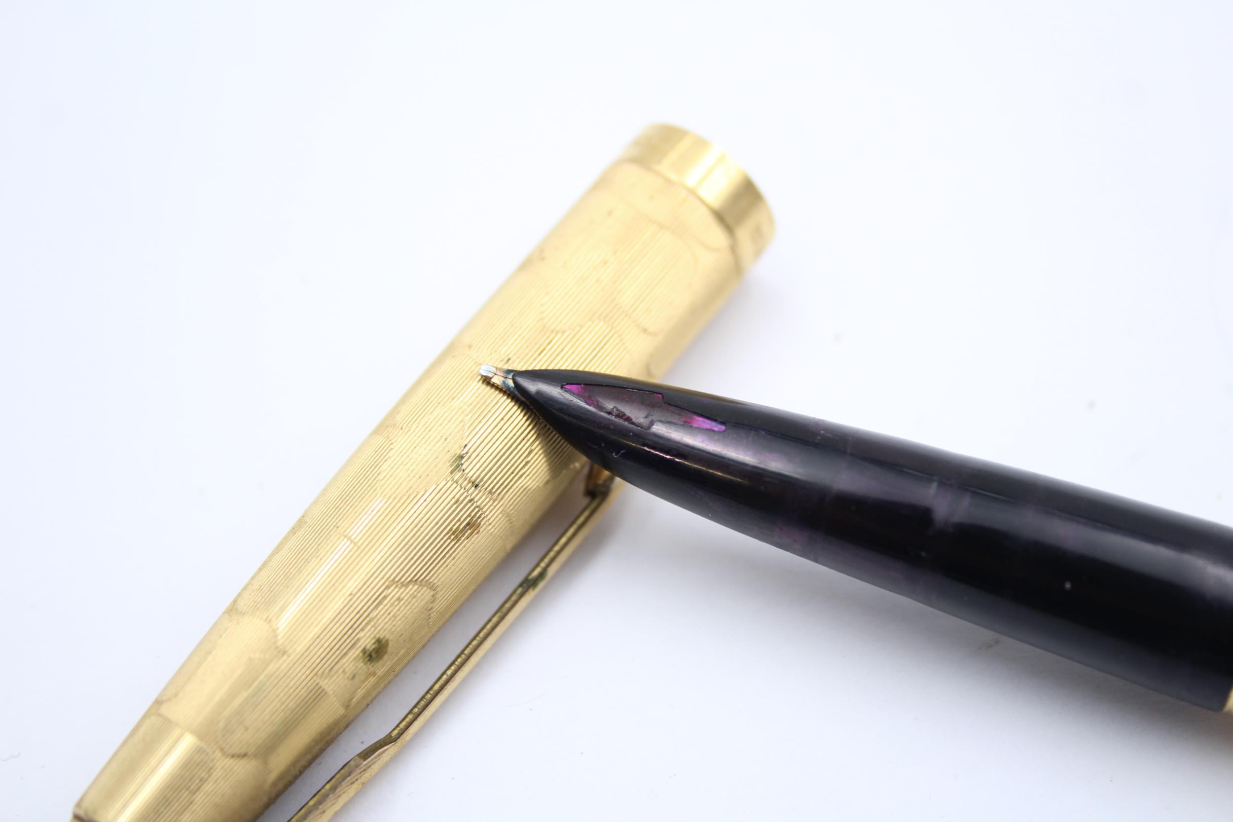 Vintage PARKER 61 Gold Plated FOUNTAIN PEN w/ Gold Plate Nib WRITING (23g) // Vintage PARKER 61 Gold - Image 2 of 6