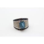 9ct White Gold Blue Topaz Single Stone Ring With Diamond & Sapphire Set Shank (6g) size J