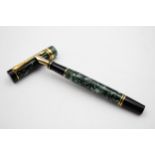 Parker Fountain Pen Green marble effect with 18ct Gold nib // Parker Fountain Pen with usual signs