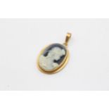 18ct Gold Oval Shell Cameo Bezel Set Pendant (1.8g)