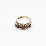 9ct gold and garnet ring size N 3.9g