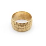 9ct gold ring size M 5.7g