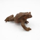 Early oriental fruitwood carved frog with incredible detail, very lifelike, no damage 85mm log