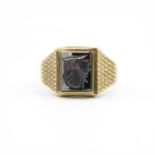 9ct gold and onyx Centurion ring size P 3.3g