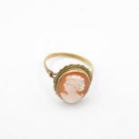 9ct gold Cameo ring size P 2.6g