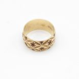 9ct gold engraved ring size L 5g