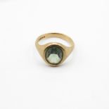 9ct gold ring with green stone insert size P 4.3g