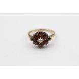 9ct Gold Garnet & Seed Pearl Cluster Ring (3.3g) Size O