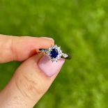 9ct Gold Diamond & Sapphire Oval Cluster Ring (2.6g) Size K 1/2