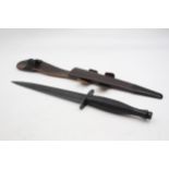 3rd Pattern Commando Dagger & Leather Scabbard // In vintage condition Signs of age and use Please