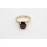 14ct Gold Garnet Solitaire Dress Ring (4.1g) Size O