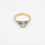 18ct Gold Vintage Illusion Set Diamond Solitaire Ring (2.4g) Size M