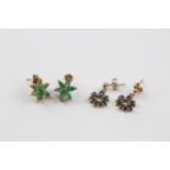 2 X 9ct Gold Paired Gemstone Cluster Earrings Inc. Emerald & Sapphire (3.1g)