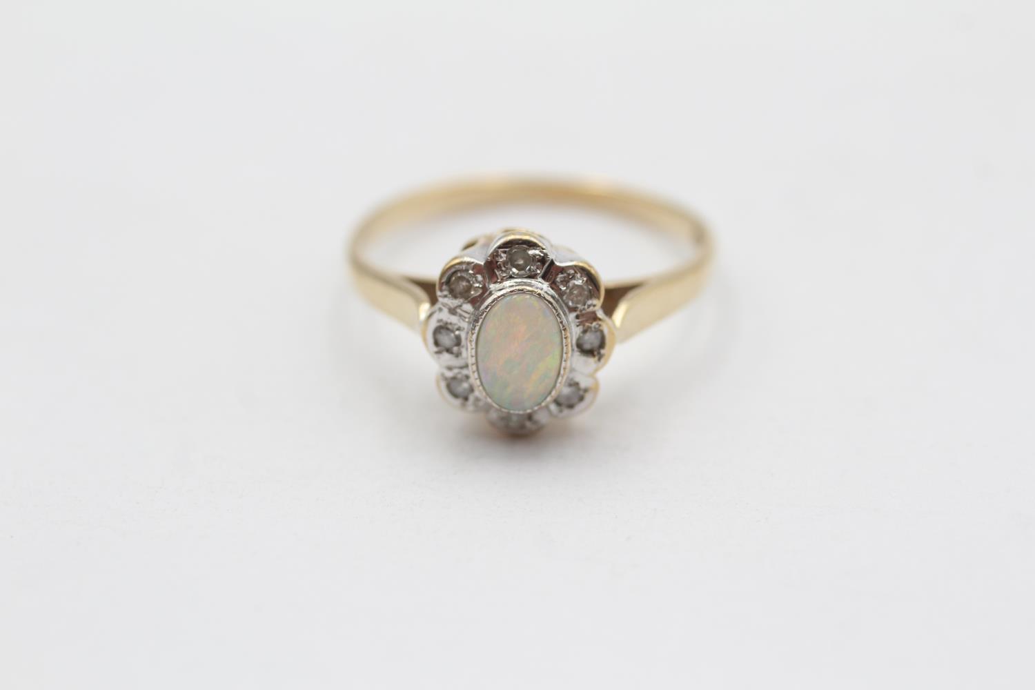 9ct Gold Vintage Opal And Diamond Set Cluster Ring (1.9g) Size M