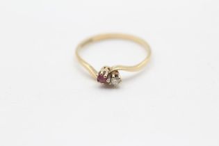 9ct Gold Ruby & Diamond Twin Stones Twist Setting Ring (1g) Size O