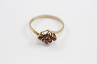 9ct Gold Vintage Garnet Cluster Dress Ring (1.4g) Size O