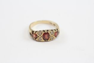 9ct Gold Vintage Garnet & White Gemstone Gypsy Setting Ring (2.6g)