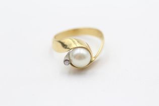 18ct Gold Vintage Cultured Pearl And Diamond Set Dress Ring (4.3g) Size N
