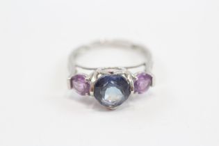9ct White Gold Amethyst & Coated Topaz Trilogy Ring (3.1g) Size N