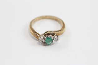 9ct Gold Emerald & Diamond Twist Setting Trilogy Ring (2.4g) Size N