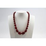 A Single Strand Bakelite Bead Necklace (59g) //