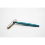 Vintage PARKER 61 Teal Fountain Pen w/ 14ct Gold Tipped Nib WRITING // Vintage PARKER 61 Teal