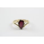 14ct Gold Garnet Tear Drop Single Stone Ring (3.1g) Size K 1/2