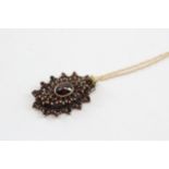 14ct Gold Bohemian Garnet Cluster Pendant Necklace (6.5g)