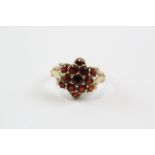 9ct Gold Garnet Starburst Cluster Ring (3.4g) Size P 1/2