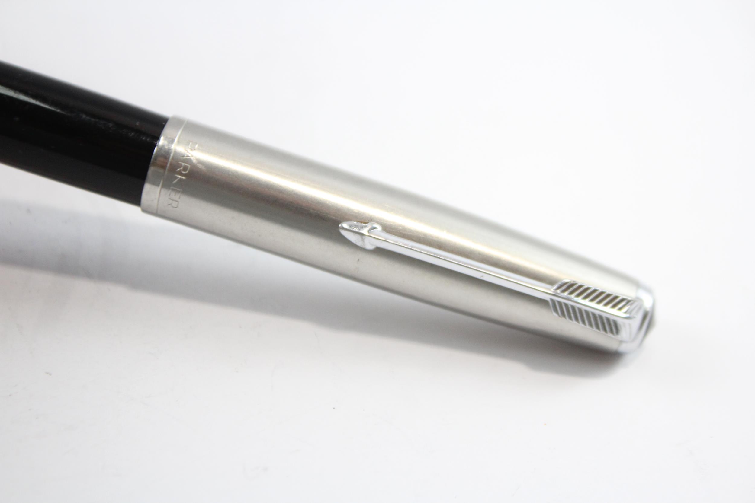 Vintage PARKER 51 Black FOUNTAIN PEN w/ Brushed Steel Cap WRITING // Dip Tested & WRITING In vintage - Image 8 of 9