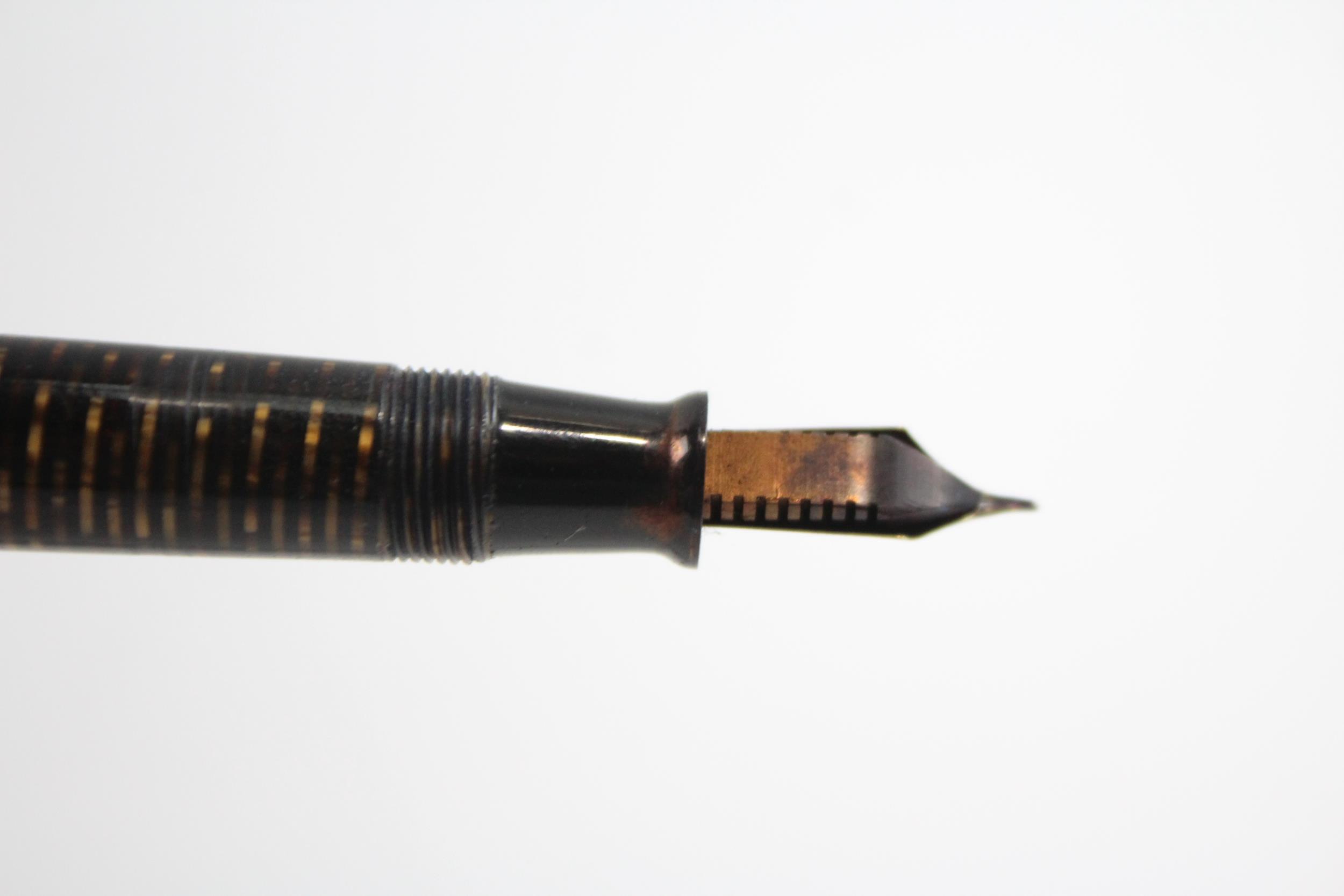 Vintage PARKER Vaccumatic Brown FOUNTAIN PEN w/ 14ct Gold Nib WRITING // Dip Tested & WRITING In - Image 4 of 6