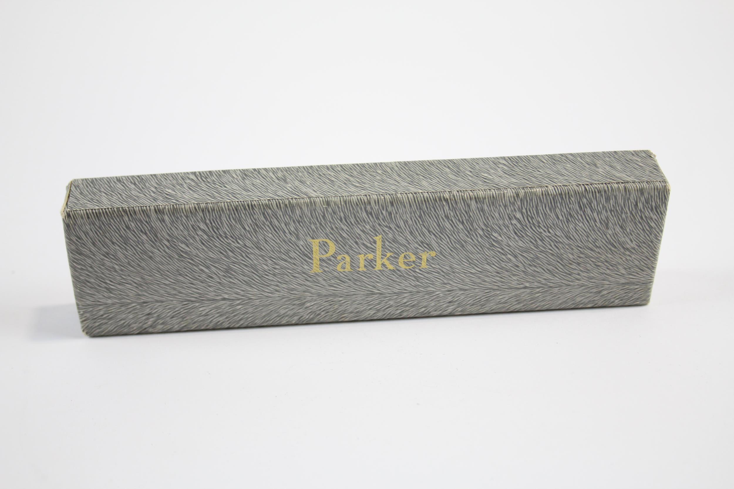 Vintage PARKER 51 Grey FOUNTAIN PEN w/ Rolled Silver Cap WRITING Boxed // Dip Tested & WRITING In - Image 5 of 5