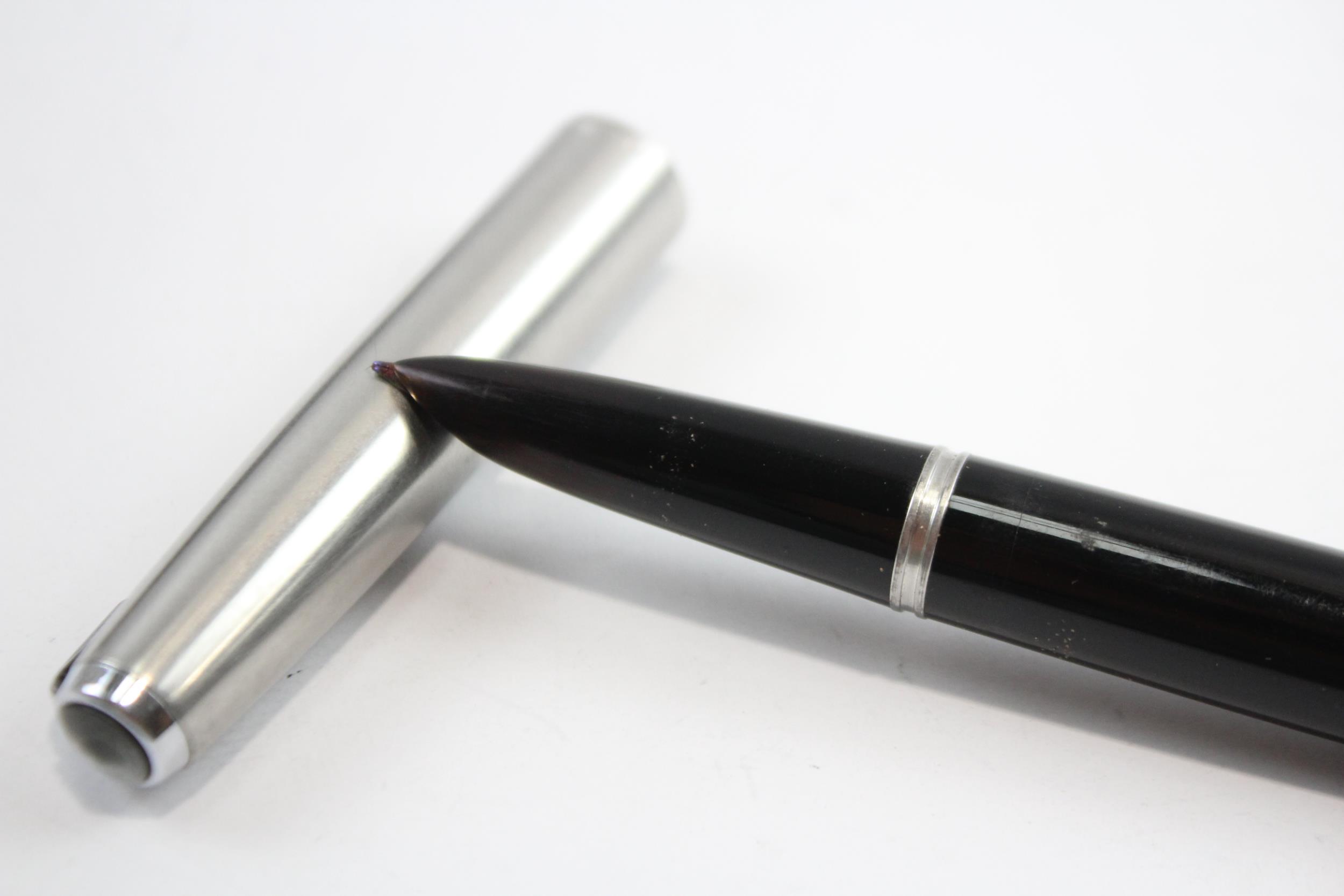 Vintage PARKER 51 Black FOUNTAIN PEN w/ Brushed Steel Cap WRITING // Dip Tested & WRITING In vintage - Image 2 of 9