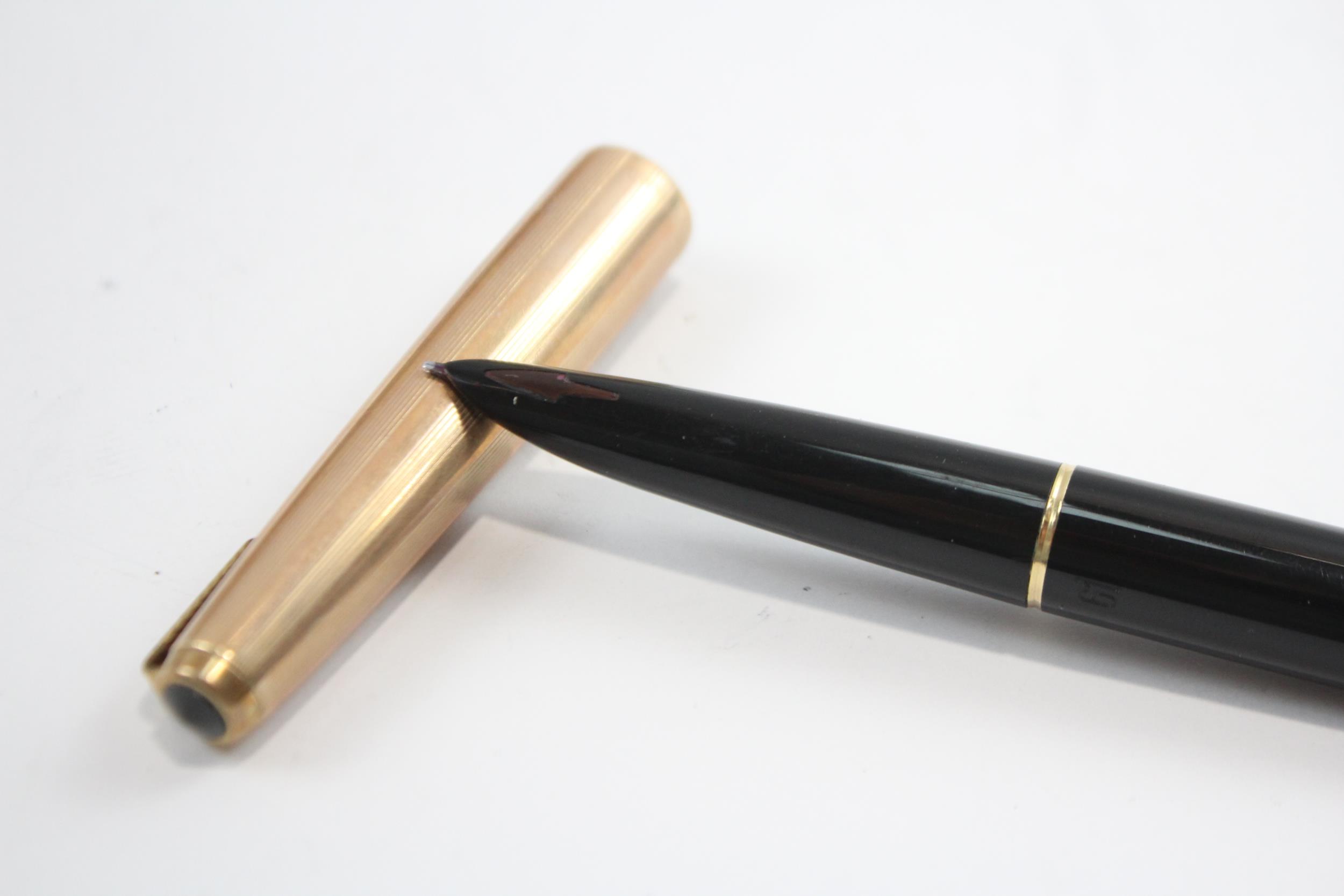 Vintage Parker 61 Black Fountain Pen w/ 14ct Gold Nib, Gold Plate Cap WRITING // w/ 14ct Gold Nib - Image 2 of 8