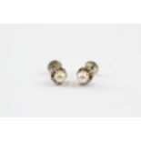 18ct White Gold Pearl Stud Earrings (2g)