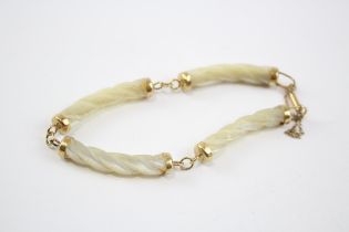 9ct Gold Carved Mother-Of-Pearl Panel Bracelet (13.2g)