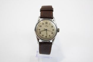 OMEGA Men's Vintage Military Style WRISTWATCH Hand-wind WORKING C.1940s // OMEGA Men's Vintage