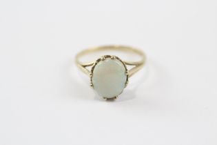 9ct Gold White Opal Single Stone Ring (2.2g) Size Q