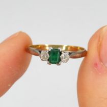 18ct Gold Antique Emerald & Diamond Trilogy Ring (2.1g) Size N