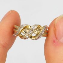 9ct Gold Diamond Weaved Ring (2.1g) Size L