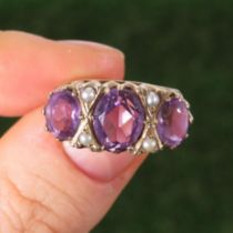 9ct Gold Amethyst Three Stone Ring With Seed Pearl Dividers (4.1g) Size O