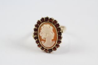 9ct Gold Vintage Carved Shell Cameo & Garnet Ring (4.2g) Size O