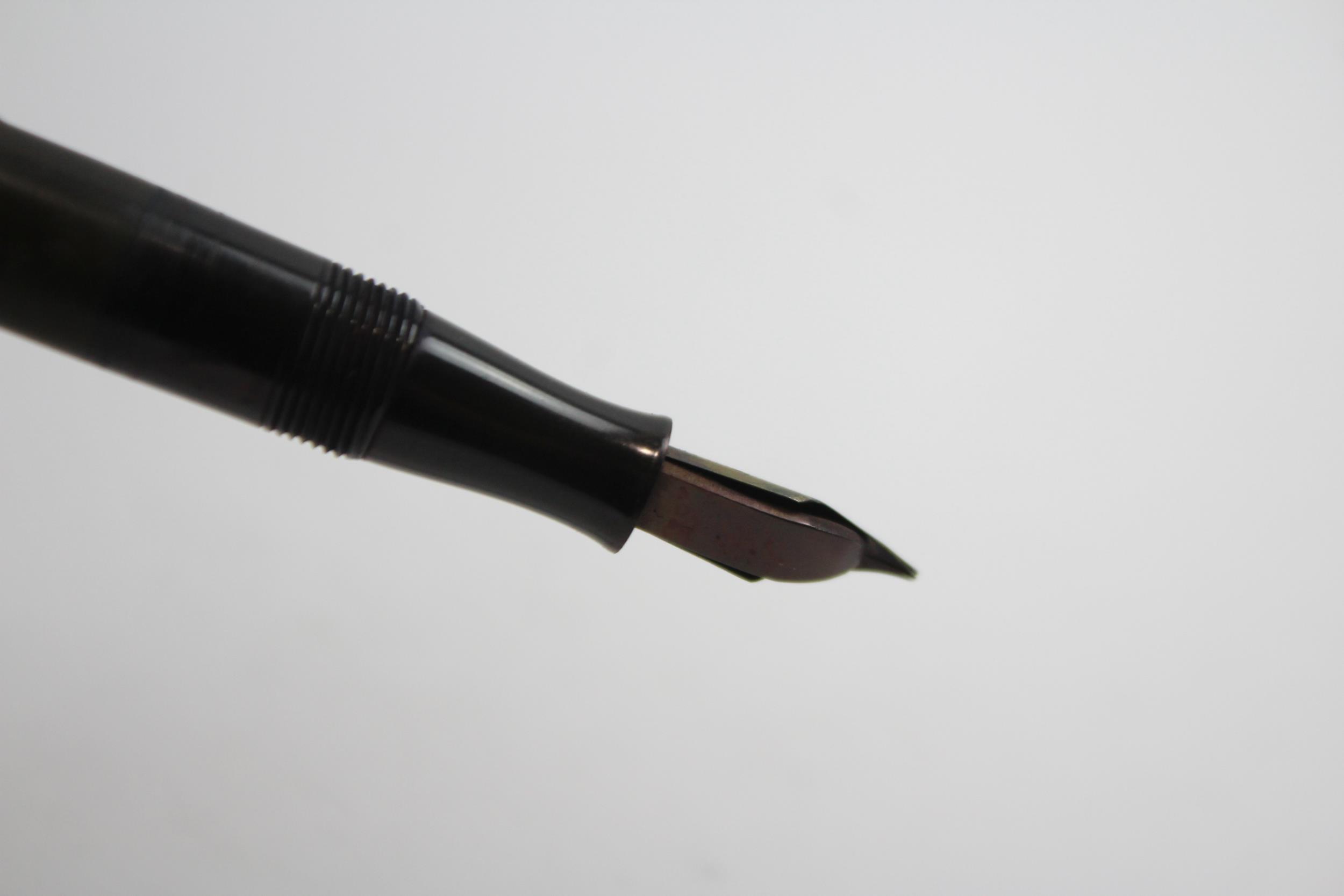 Vintage WATERMAN Ideal Brown Fountain Pen w/ 14ct Nib, 9ct Banding (15g) // w/ 14ct Nib, 9ct Banding - Image 4 of 10