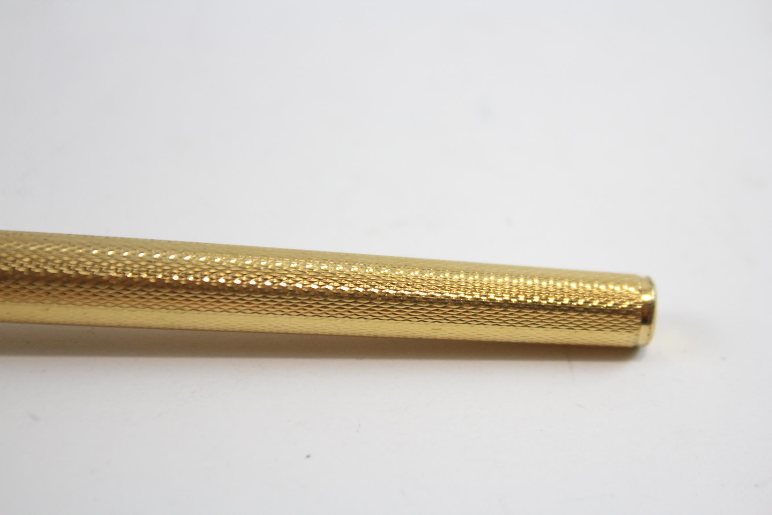 Vintage DUNHILL Gold Plated Fountain Pen w/ 14ct Gold Nib WRITING (26g) // Dip Tested & WRITING In - Image 3 of 6