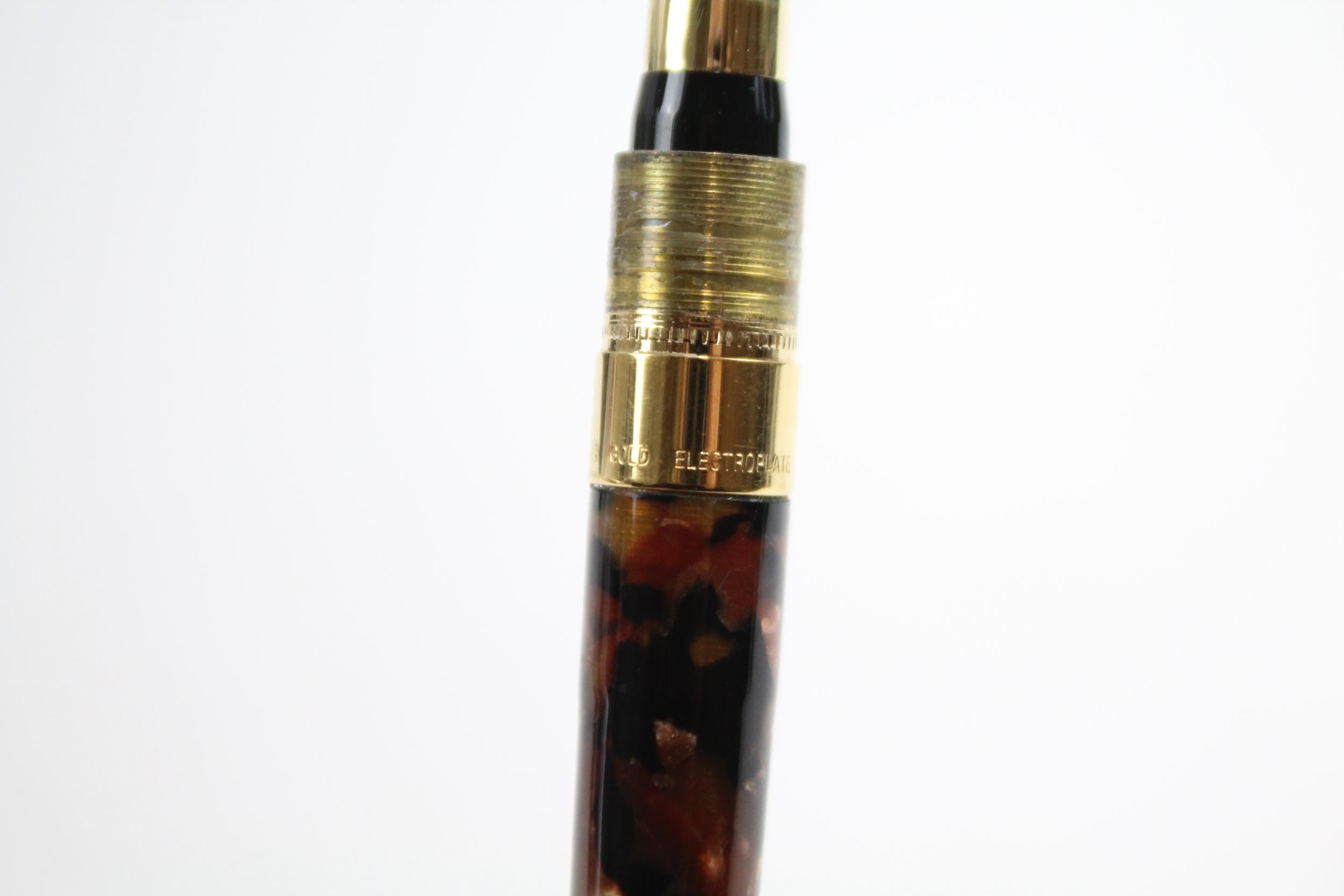 Sheaffer Crest Brown Lacquer Fountain Pen w/ 18ct Gold Nib, Gold Plated Cap // Dip Tested & - Image 5 of 8
