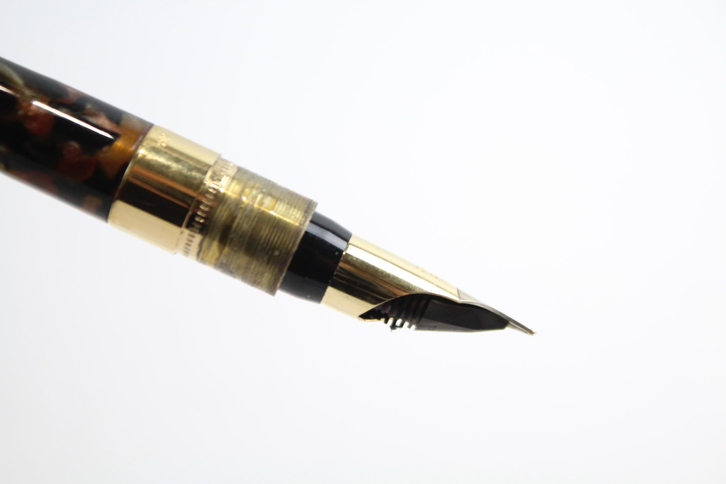 Sheaffer Crest Brown Lacquer Fountain Pen w/ 18ct Gold Nib, Gold Plated Cap // Dip Tested & - Image 4 of 8